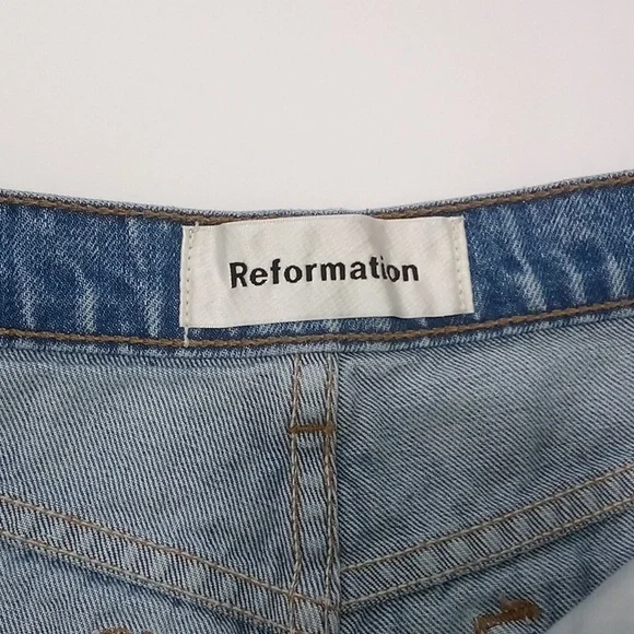 Reformation Lola Denim Jean Short - Picture 3 of 9